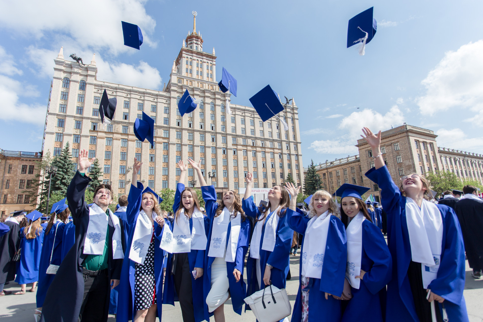 Можно ли получить высшее образование онлайн title=
